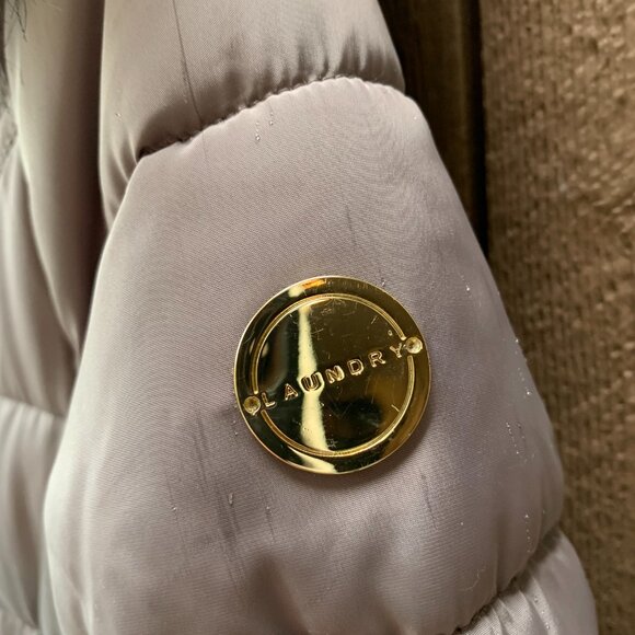 Shelli Siegel LAUNDRY puff 3/4 Windproof coat with hood and cinched waist. - Picture 5 of 9